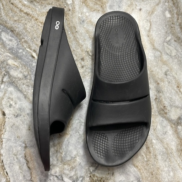 OOFOS OOahh Open Toe Slide Lightweight Recovery Footwear Sandal Black M13  W15 main image 12